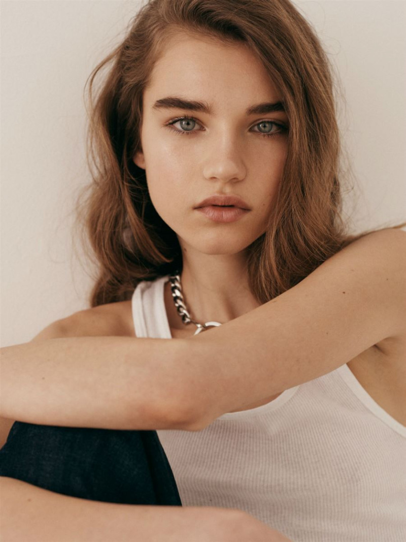 meghan-roche-di-caprio6