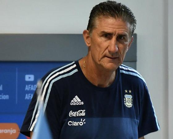 Bauza dirigió ocho partidos, con tres triunfos, tres derrotas y dos empates.
