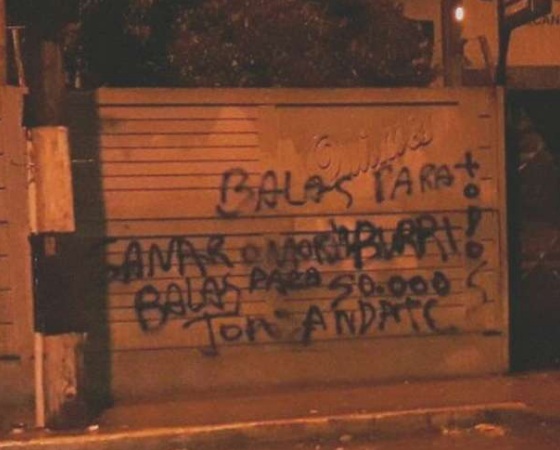 "Balas para todos" y "Ganar o morir", los mensajes intimidatorios de la barra de Quilmes.