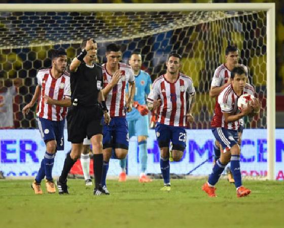 Paraguay define su futuro como local ante Venezuela.