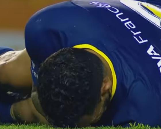 Tevez fue víctima de una infracción brutal.