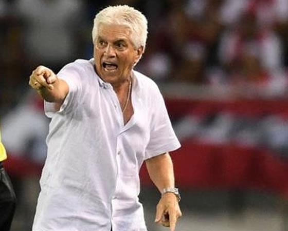 "Boca se la pasó hablando con el árbitro", dijo Comesaña.