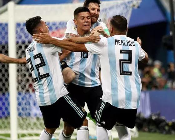 Argentina clasificó con angustia.