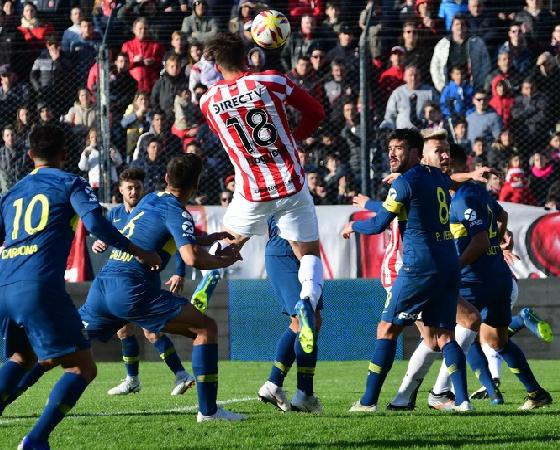 Noguera marcó el primer gol de Estudiantes.