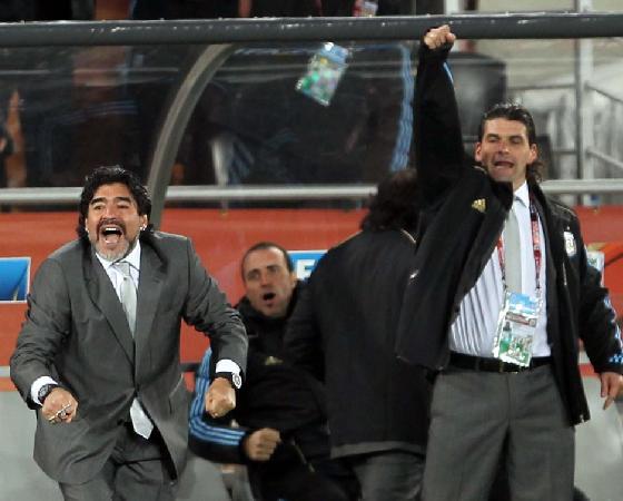 Maradona y Mancuso compartieron el banco de suplentes de Argentina entre 2009 y 2010.