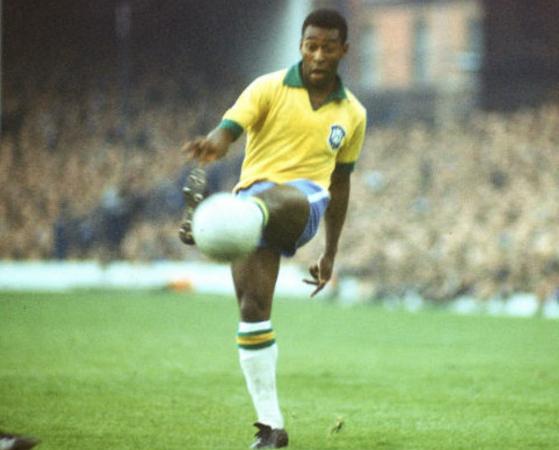 Pelé, el máximo artillero del clásico.