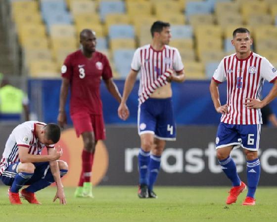 Paraguay dejó escapar el triunfo en su debut.