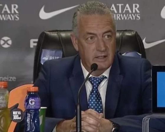Alfaro no quedó conforme con el arbitraje de Claus.