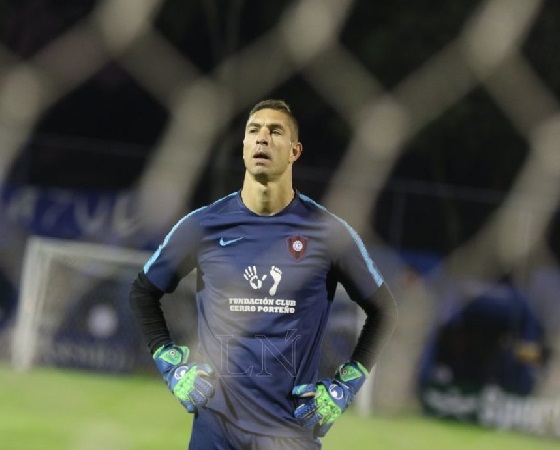 Carrizo, protagonista en la derrota de Cerro Porteño.
