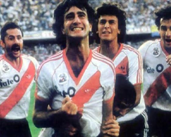 Alonso fue la gran figura en la Bombonera.