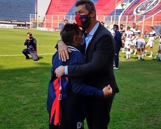 El astro y Tinelli se fundieron en un abrazo.