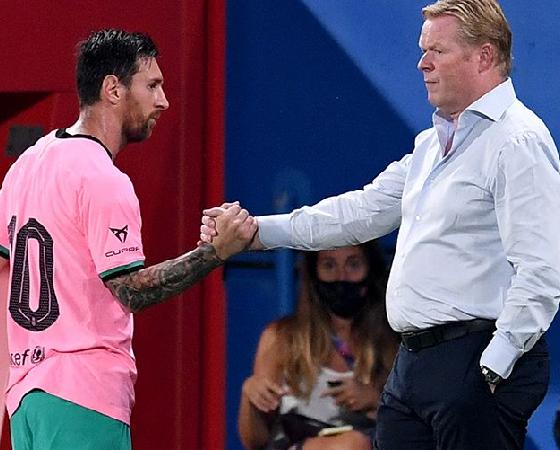 El saludo entre Messi y Koeman.