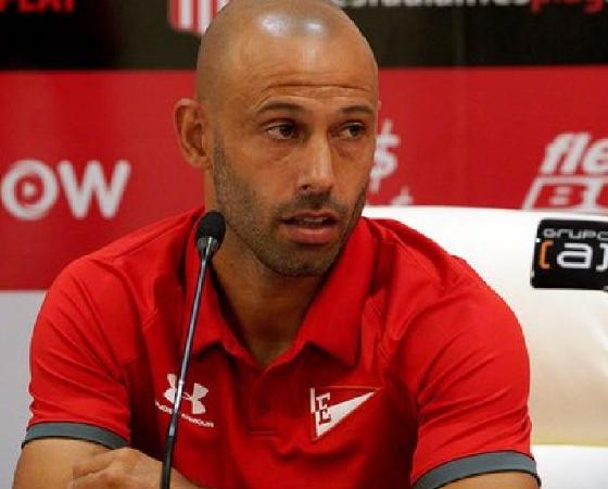 Mascherano hizo el anuncio en conferencia de prensa.