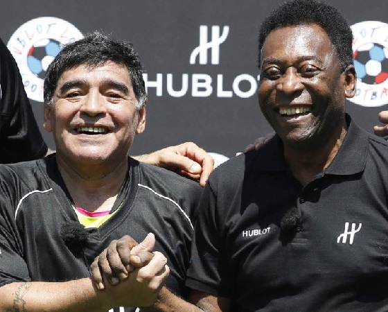 Maradona y Pelé habían sostenido una relación de amor-odio en las últimas tres décadas.