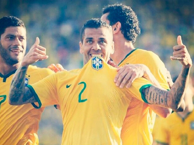 Dani Alves: Brasileño también finalista de la Champions League con el Barcelona quien no fue considerado por Dunga.