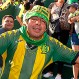 Video: Hinchas protagonizan denigrante agresión a un rival en presencia de niños