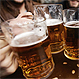 Alemanes construyen un “Cervezaducto” para saciar la sed en festival de rock