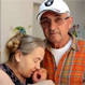 Mujer se convierte en madre a los 60 años: Lo consigue, pero su marido la abandona