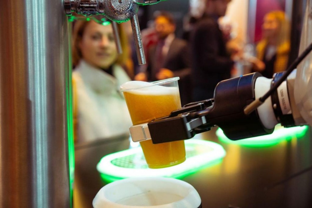 robot cerveza
