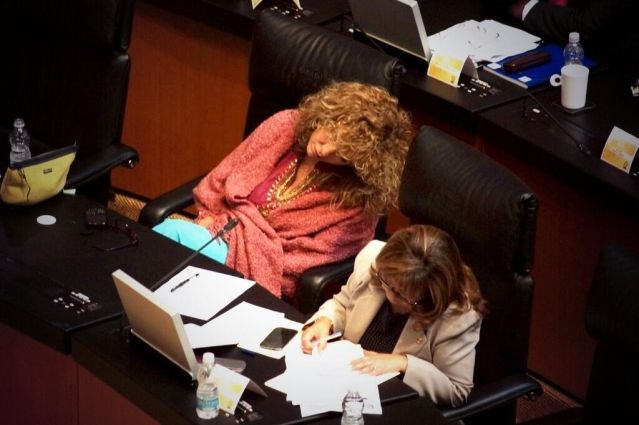 politicos durmiendo 9
