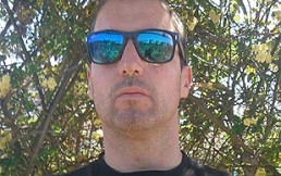 Daniel Auster: El autor cuyos problemas de visión no le impidieron publicar libros