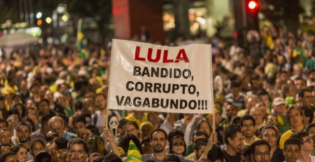 Las manifestaciones en contra de Lula se vivieron durante la intensa jornada. Foto: Clarin.com.