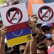 EE.UU. anuncia medidas económicas contra el gobierno de Maduro para favorecer a Guaidó