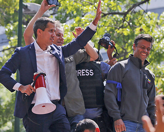 Guaidó y López dieron inicio a la "Operación Libertad".