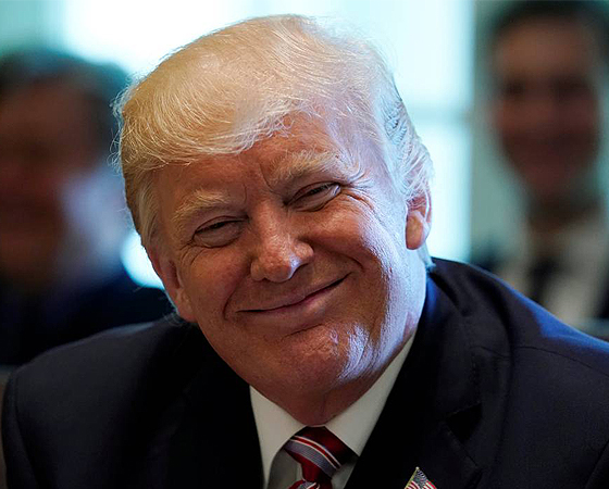 El presidente de Estados Unidos sonríe nuevamente.