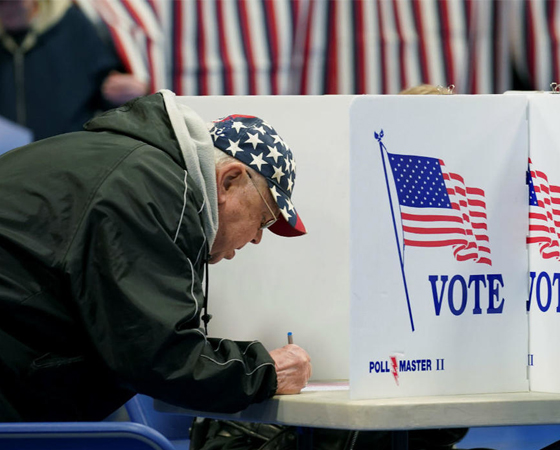 Los electores demócratas quieren elegir pronto al abanderado de su sector que competirá con Donald Trump.