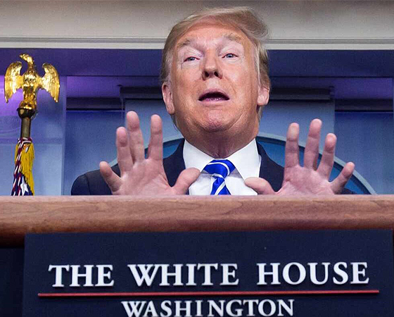 El presidente Trump fue atacado tras sugerir una posible solución contra el coronavirus.