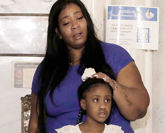 Roxie Washington junto a a Gianna, la hija e común que tuvo con George Floyd.