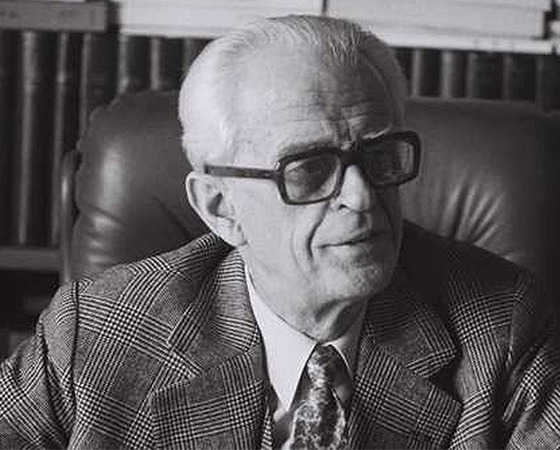 Maurice Duverger sociólogo francés.