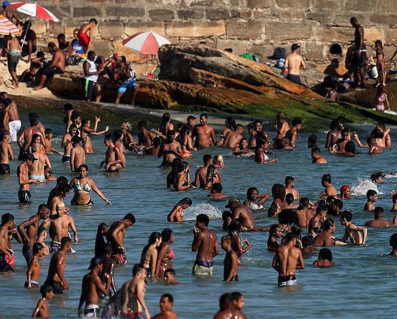 Las personas no ocupan kit se seguridad básica en las playas y actúan como si no existiese la pandemia.