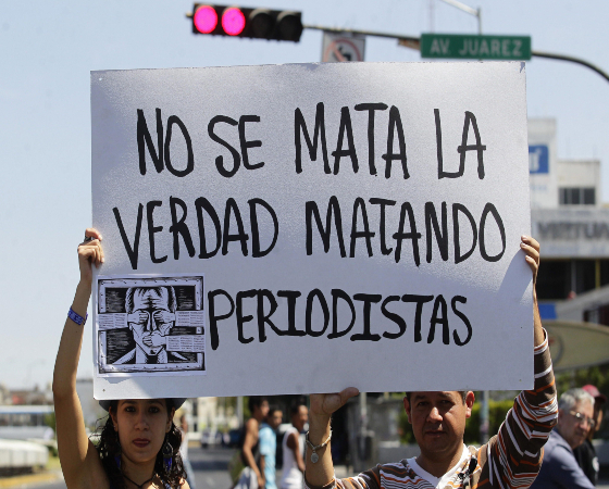 El gobierno de Nicolás Maduro es apuntado por su trato a la prensa disidente.