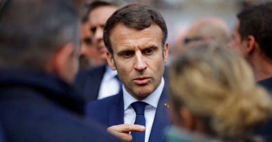 macron tomatazos