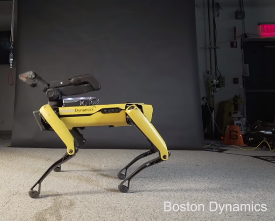 Robot baila Uptown Funk
