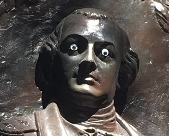 Estatua vandalizada