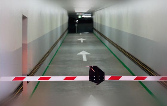Imagen referencial de una barrera de estacionamiento.
