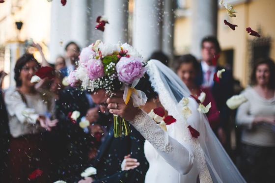 Pareja en cuarentena buscó la forma de celebrar su matrimonio.