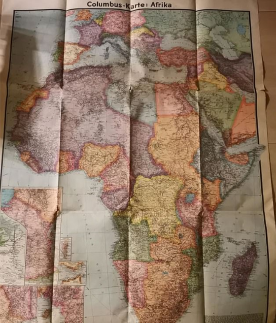 Foto de un mapa de 1941 que muestra fronteras muy diferentes a las actuales.
