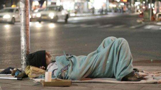 Un hombre en situación de calle recibió todo tipo de ayuda y su historia se hizo viral.
