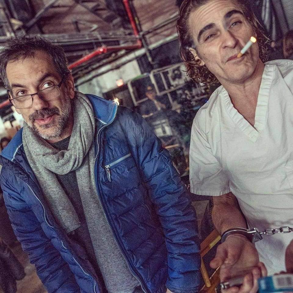 El actor Joaquin Phoenix junto al director Todd Philips, durante el último día de rodaje de "Joker".