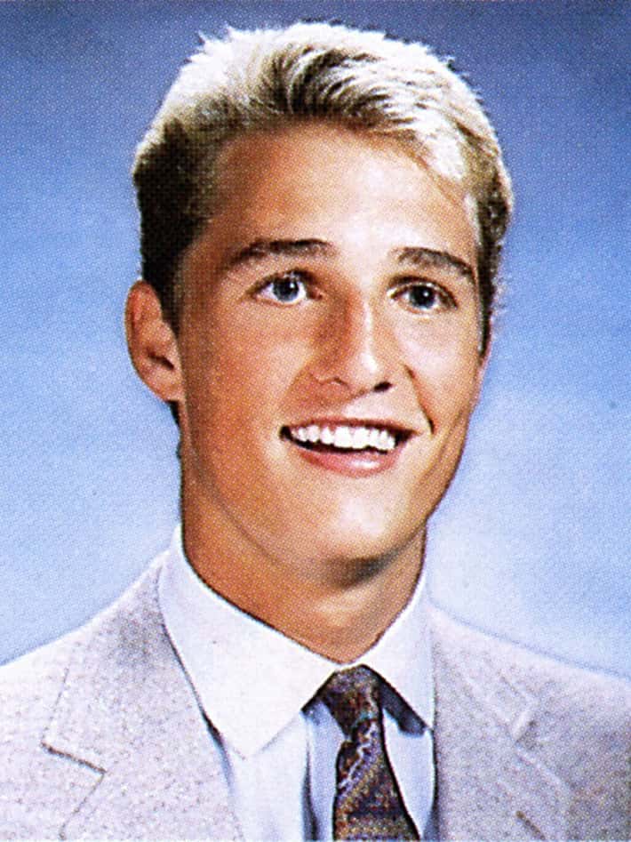 young-matthew-mcconaughey-in-gray-suit-and-tie-photo-u1