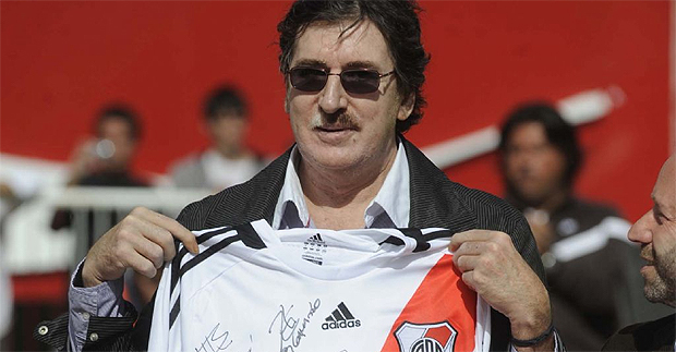 equipos-musicos-charly