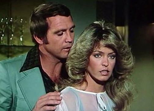 Lee Majors junto a su esposa Farrah Fawcett, quien se haría conocida mundialmente gracias a la serie "Los ángeles de Charlie".