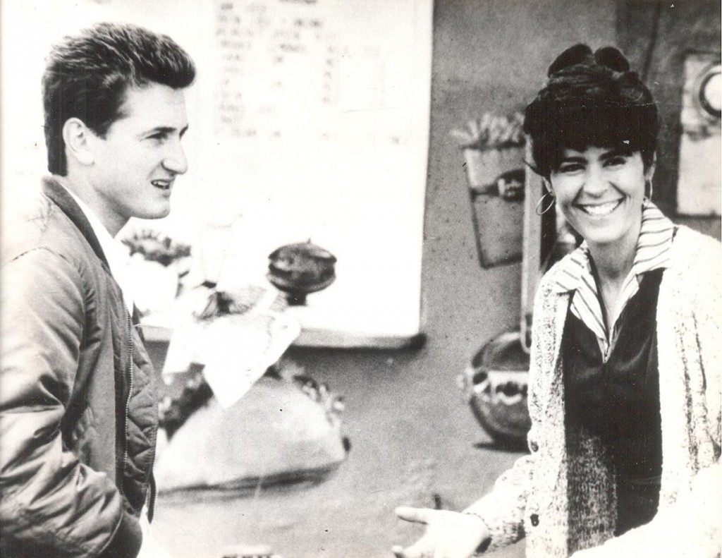 Sean Penn y María Conchita Alonso, quienes se conocieron en 1988 en el set de filmación de la película "Colors".