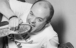 Luca Prodan: La historia del genial y autodestructivo cantante y líder del grupo Sumo