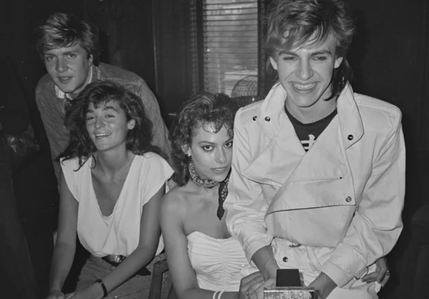 Simon Le Bon y Nick Rhodes, con sus respectivas novias, fotografiados por Andy Warhol en 1982.