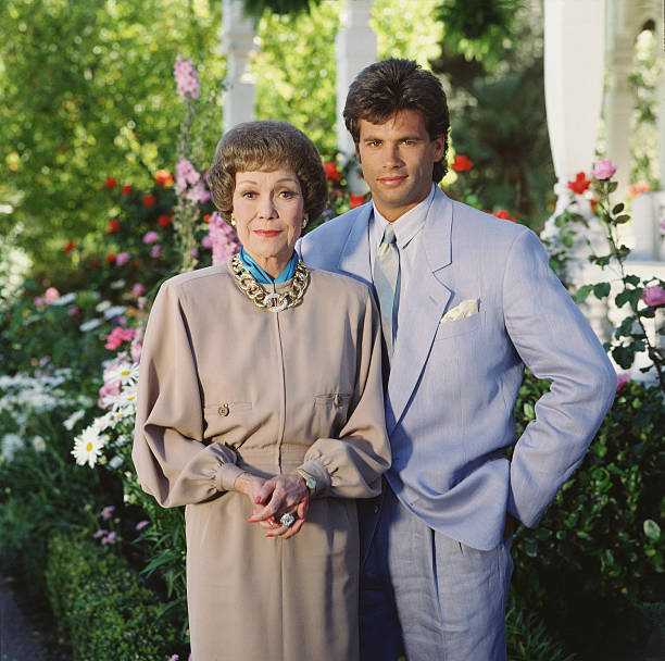 Lorenzo Lamas y Jane Wyman, dos de los protagonistas de la serie "Falcon Crest".